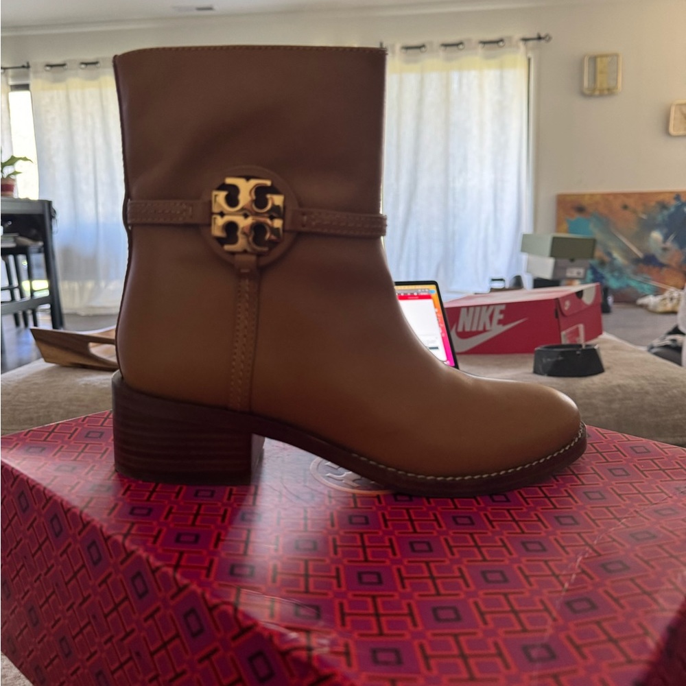 Tory Burch Miller 45mm Bootie - calf. Leather